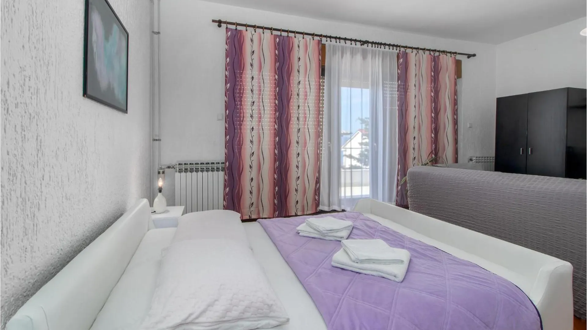 Cozy Apartment In Novi Vinodolski With Wifi
